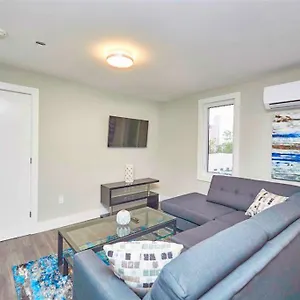  Holiday home Luxury Boutique 2 Bedroom 3a Canada